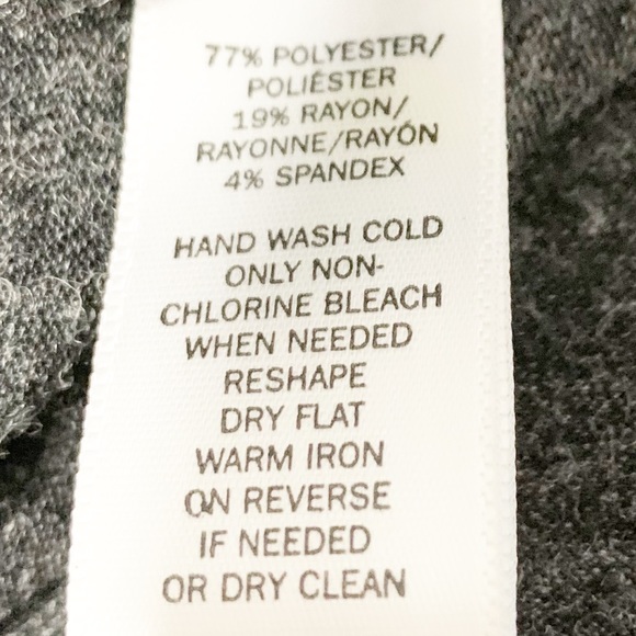 Ann Taylor LOFT Long Sleeve Rounded Neckline Cold Shoulder Gathered Front Top 🩶 - Picture 7 of 8